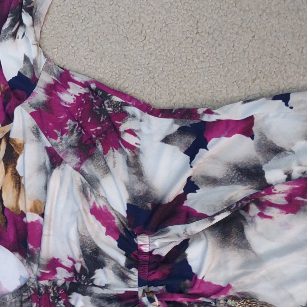 Venus dress medium - Picture 9 of 9